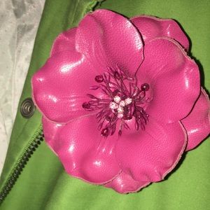 Super cute pink flower pin!